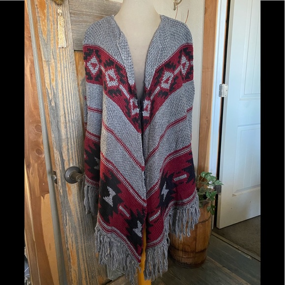 Cape/sweater - Picture 5 of 7